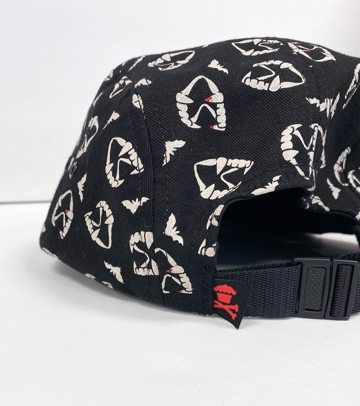 JC Vault - Vampire Teeth 5-Panel