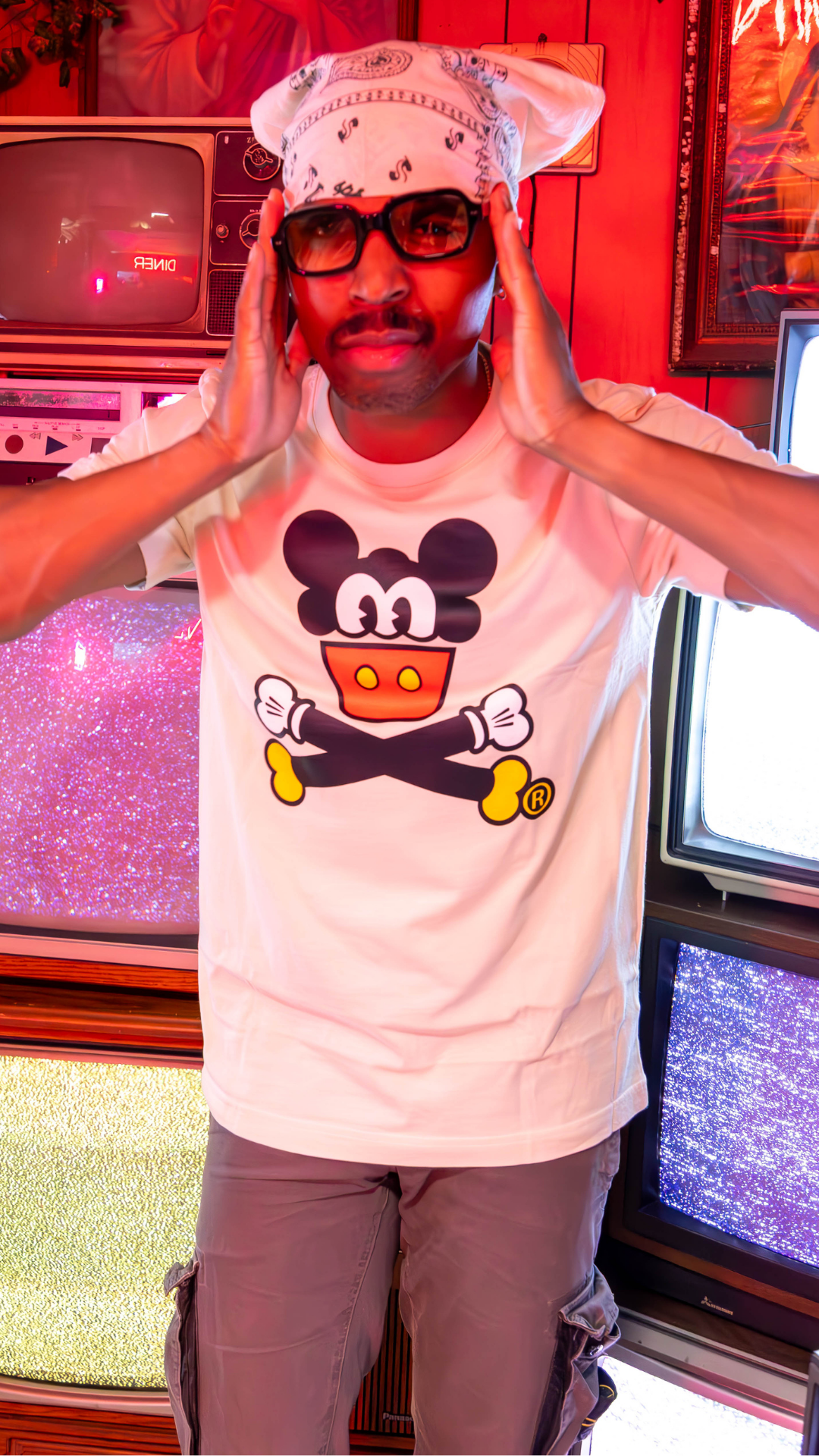 Men's Magical Mouse Crossbones Short Sleeve Premium Tee