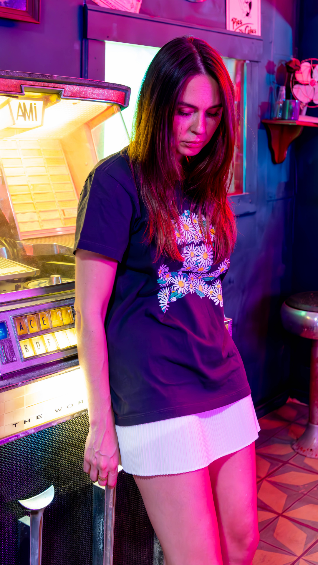 Womens Daisy Crossbones Short Sleeve Premium Tee