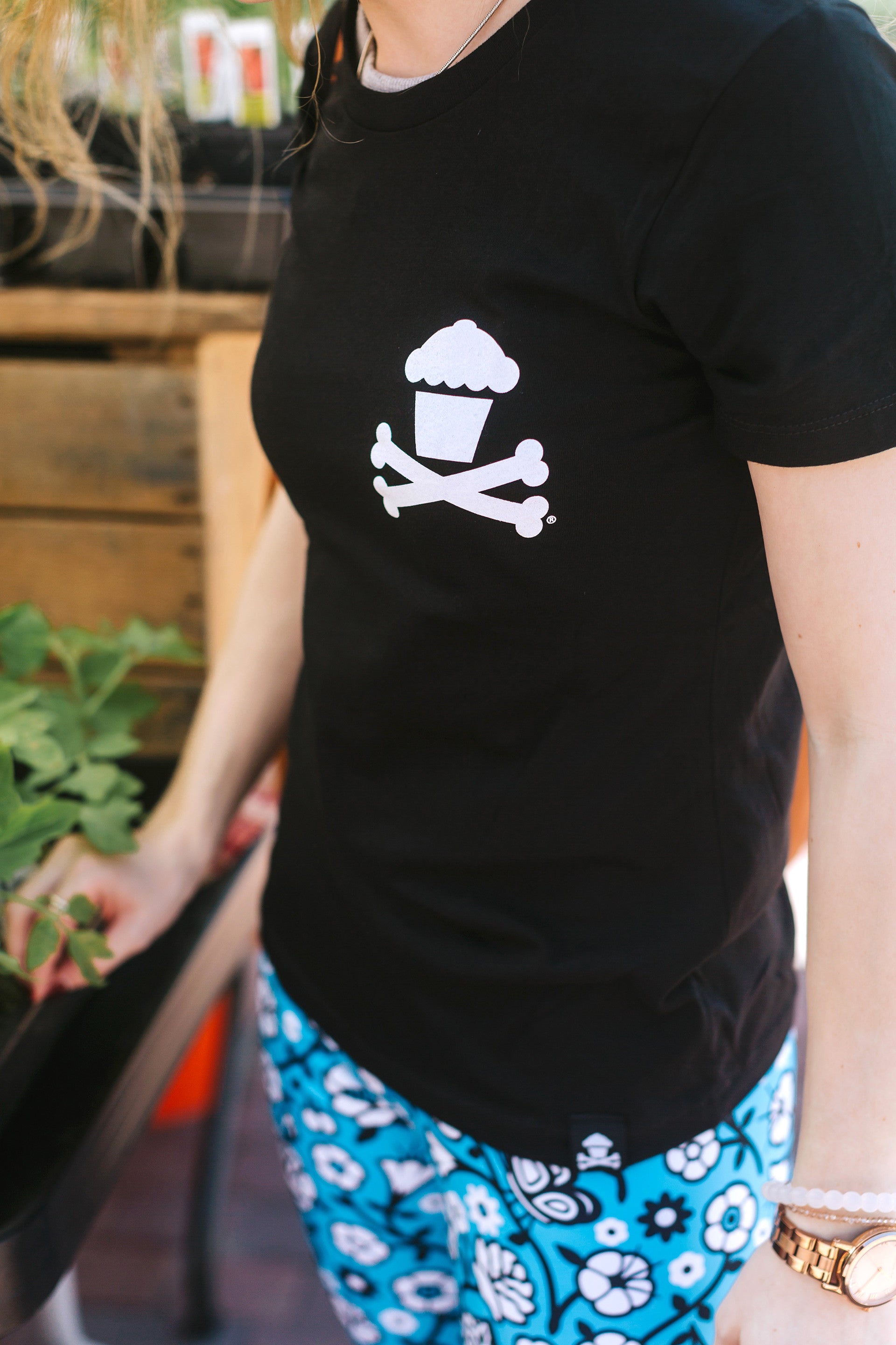 $10 Sale Tee - Basic Mini Crossbones (Black Tee / White Ink)